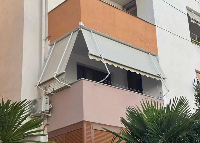 E2 Seaside アパート ゴーレム